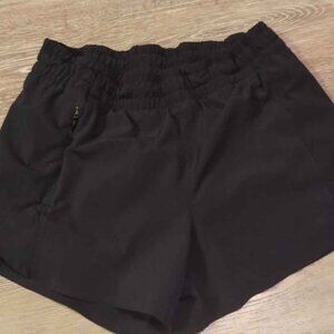 Athleta girl size 12 heart the hustle 2.5" short black